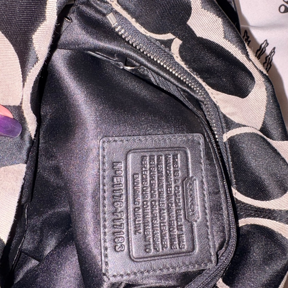 Coach Black and Cream Shoulder Bag - Picture 2 of 3